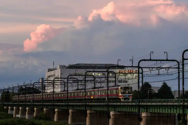 暑さを流す雨が来るの写真