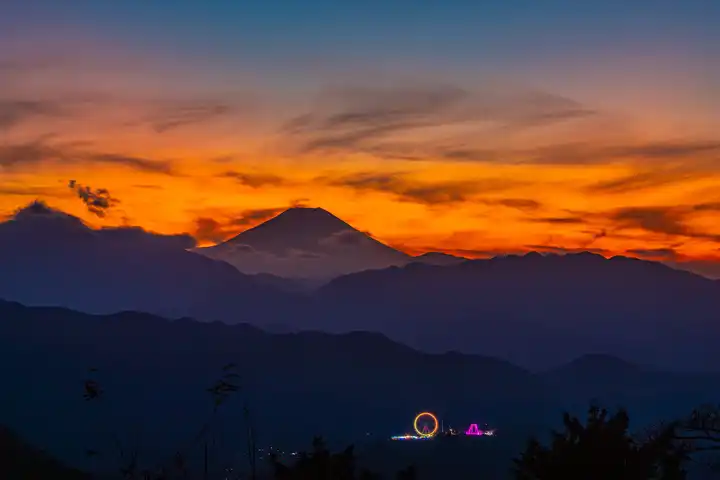 高尾山の夕暮れの写真
