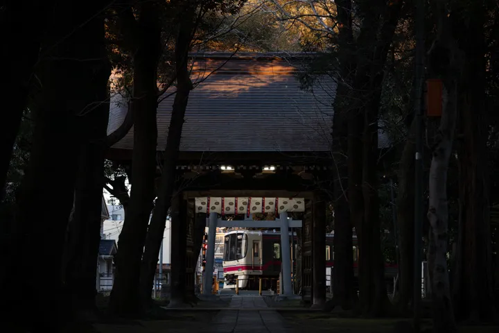 伝統と都市の交差点の写真