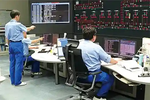 電力指令所の様子