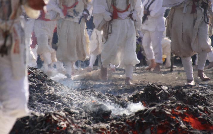 火渡り祭（祈祷殿広場）の写真