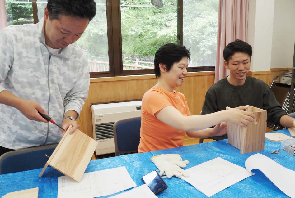 【巣箱づくり】の写真1