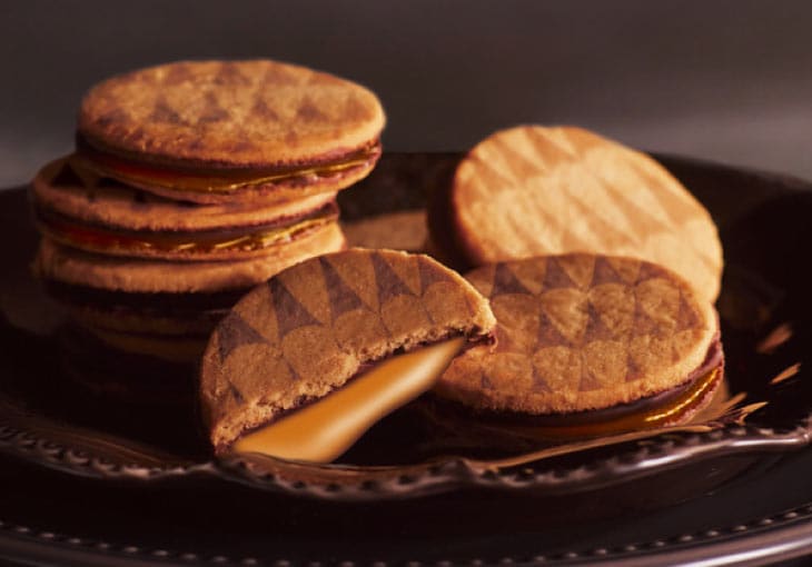 ザ・スウィーツ　キャラメルサンドクッキー（１６個） イメージ